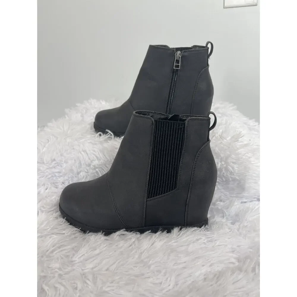 Time Tru Hidden Wedge Booties Womens 7 Black Faux Leather Edgy Minimalist Urban - Picture 2 of 7